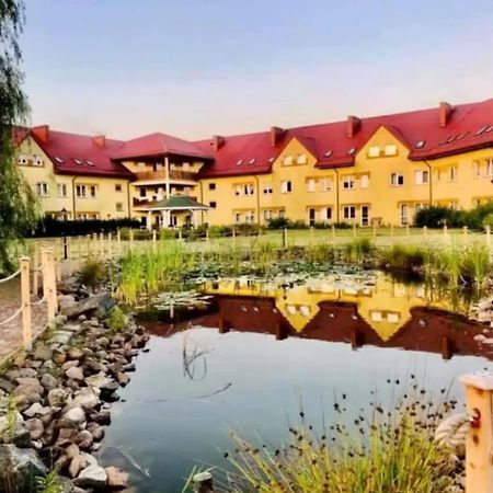 Obok Lasu Hotel Grebiszew Exterior photo