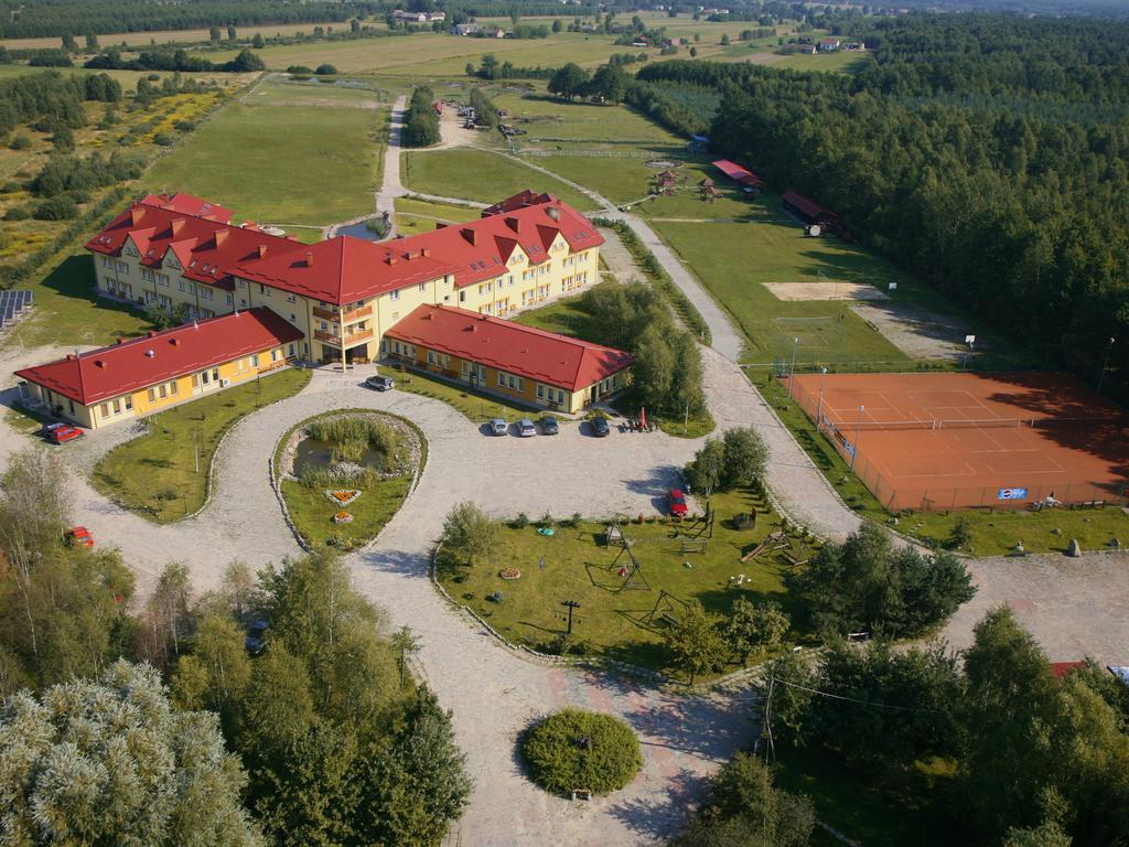 Obok Lasu Hotel Grebiszew Exterior photo