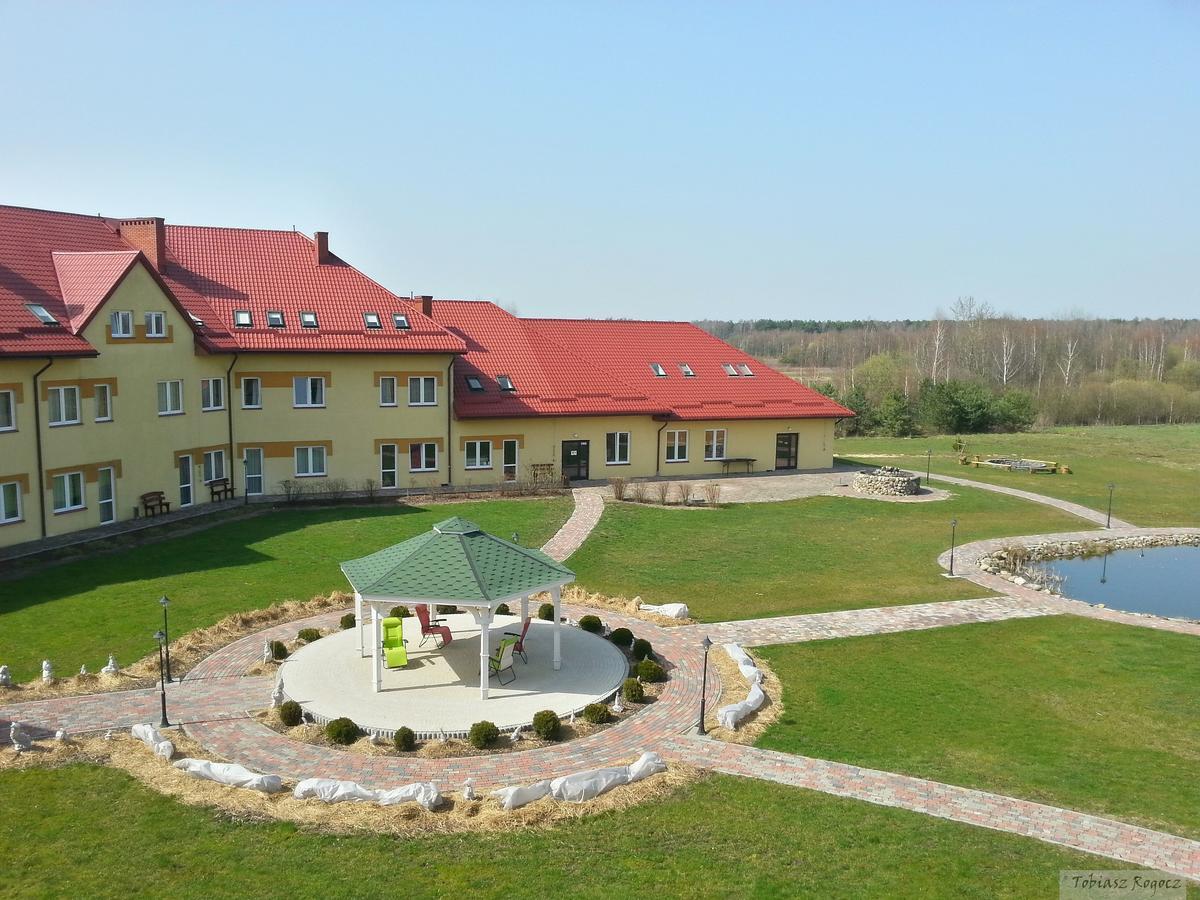 Obok Lasu Hotel Grebiszew Exterior photo